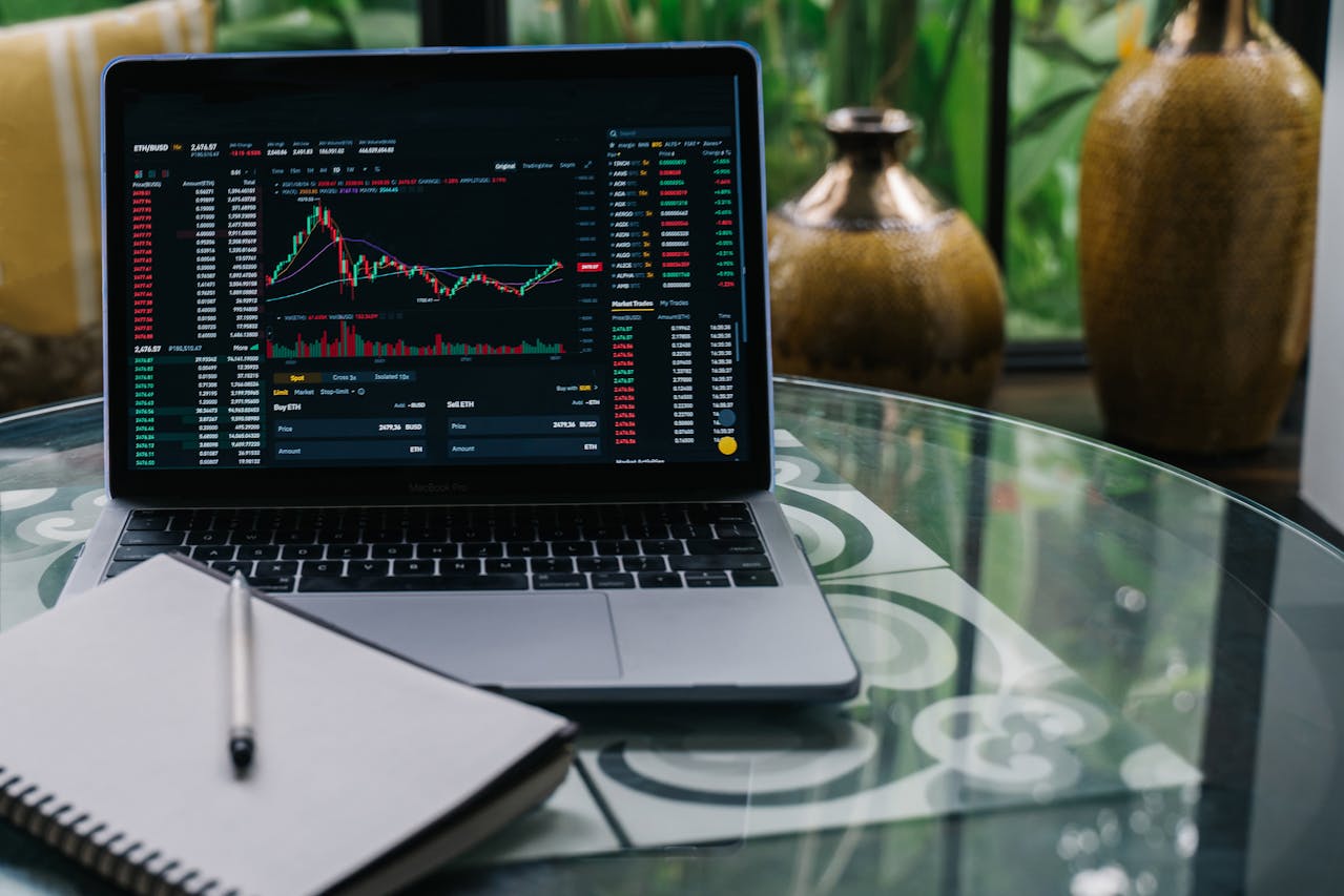 Mutual Funds vs. Individual Stocks: A Comprehensive Comparison